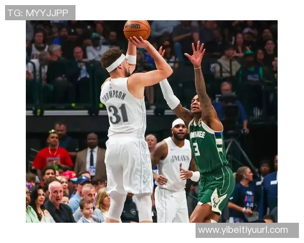 克莱手感回暖却遭冷落赛后愤怒扔水瓶表达不满情绪 克莱手感回暖却遭冷落赛后愤怒扔水瓶表达不满情绪