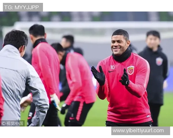 奥斯卡昏厥后首次公开亮相重返训练中心祝早日康复