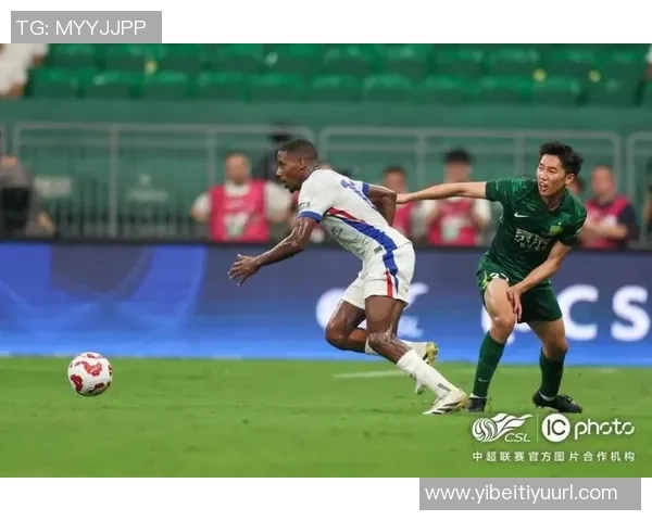 刘诚宇巧妙让球阿苏埃近距离射门被门将神奇扑出